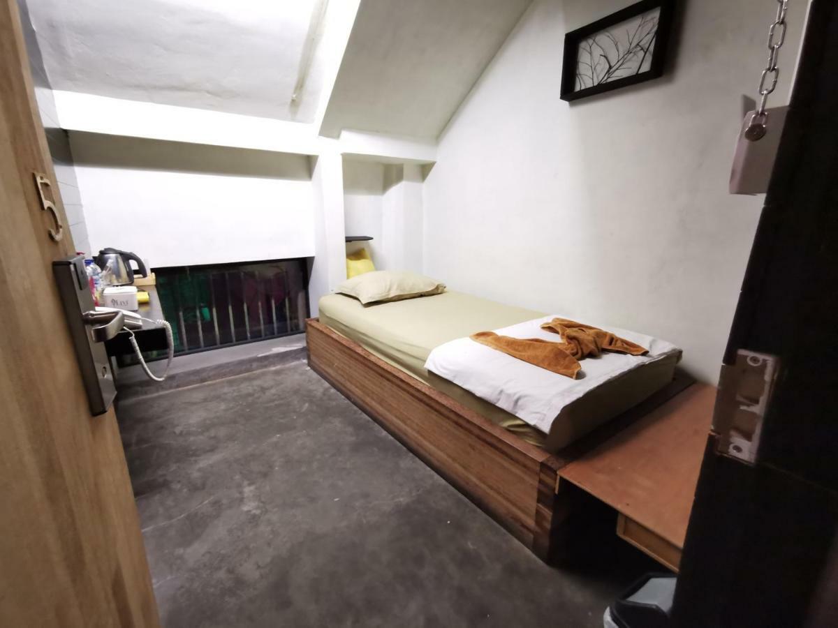 Hotel Bat & Arrow Padang  Pokoj fotografie