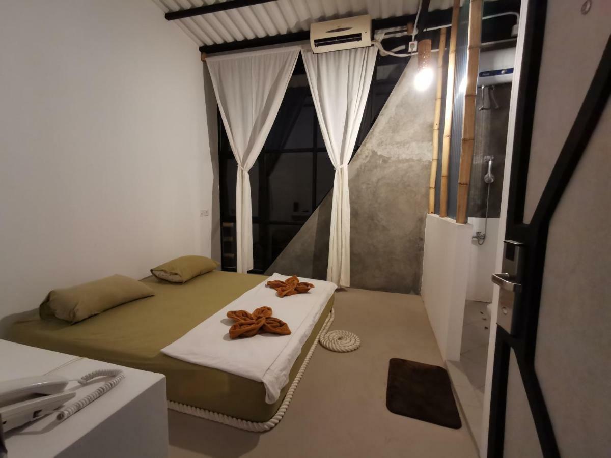Hotel Bat & Arrow Padang  Pokoj fotografie